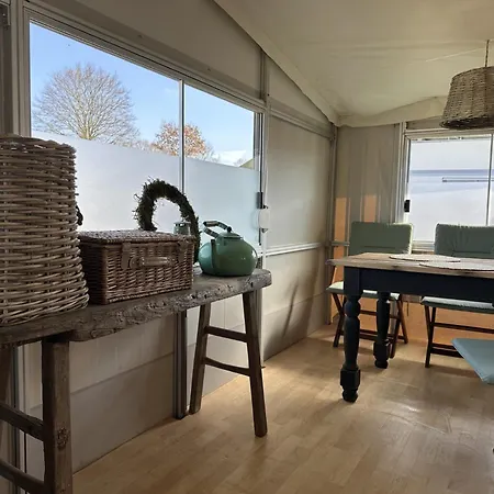 Mietwohnwagen 4 Personen Campsite