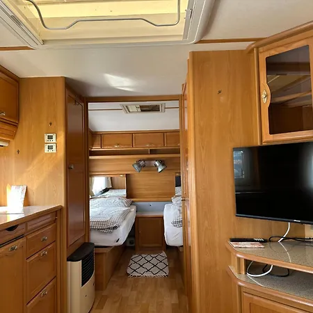 Mietwohnwagen 4 Personen Campsite *